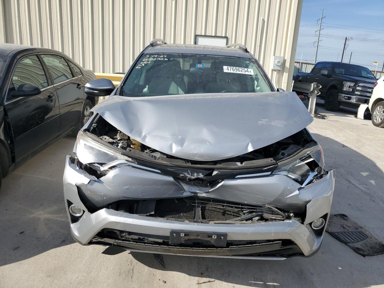 2016 TOYOTA RAV4 XLE - Фото 5