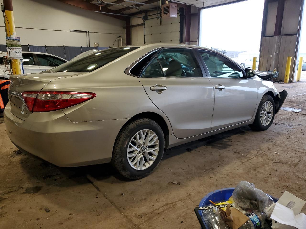 2017 TOYOTA CAMRY LE - Image 3