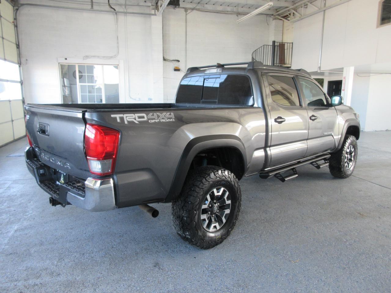 2017 TOYOTA TACOMA DOU - Фото 3