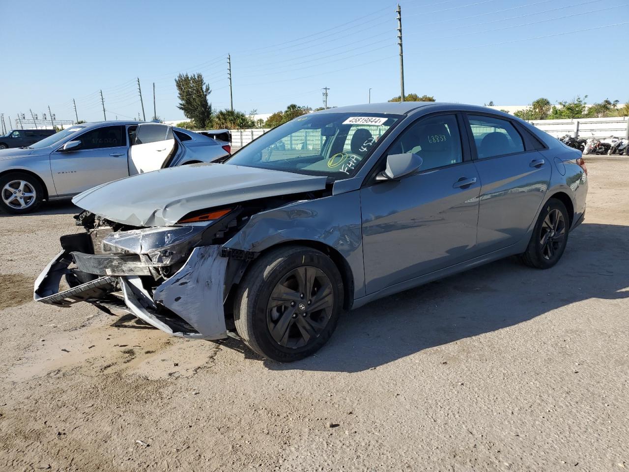 2022 HYUNDAI ELANTRA SE