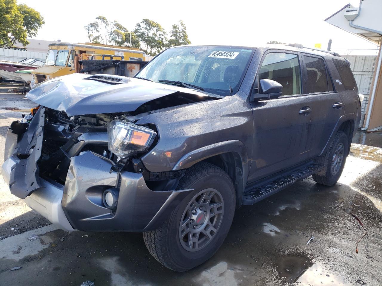 2018 TOYOTA 4RUNNER SR