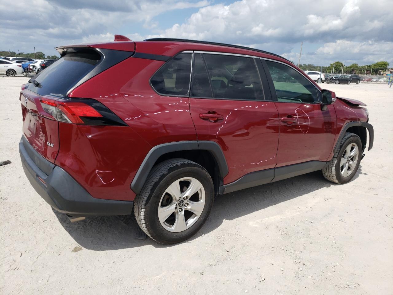 2020 TOYOTA RAV4 XLE - Фото 3
