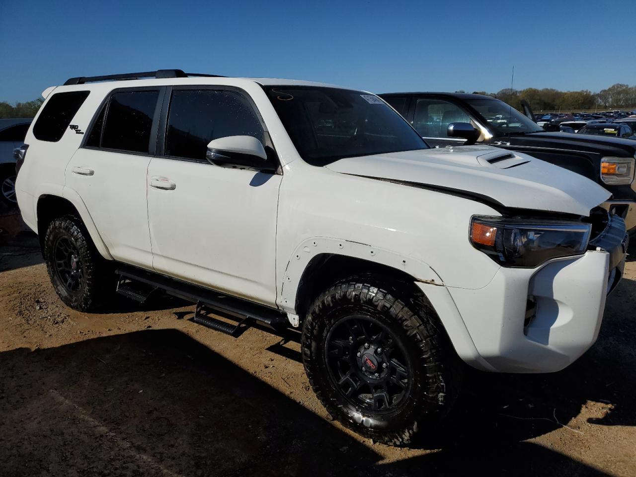 2022 TOYOTA 4RUNNER SR - Фото 4