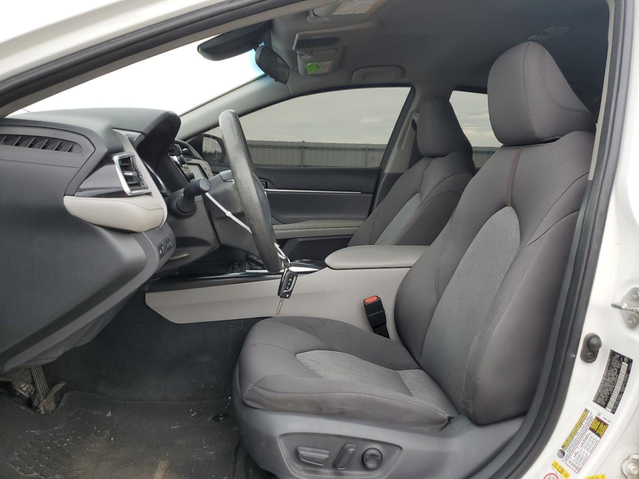 2018 TOYOTA CAMRY L - Фото 7