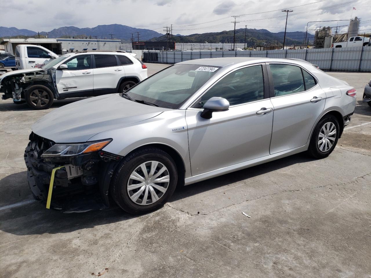 2018 TOYOTA CAMRY LE car image