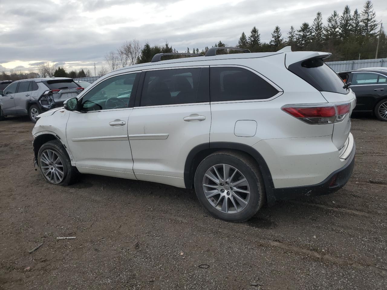 2015 TOYOTA HIGHLANDER - Image 2