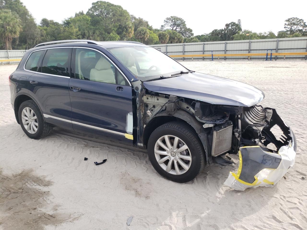 2012 VOLKSWAGEN TOUAREG V6 - Image 4