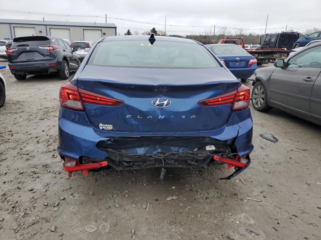 2019 HYUNDAI ELANTRA SE - Фото 6