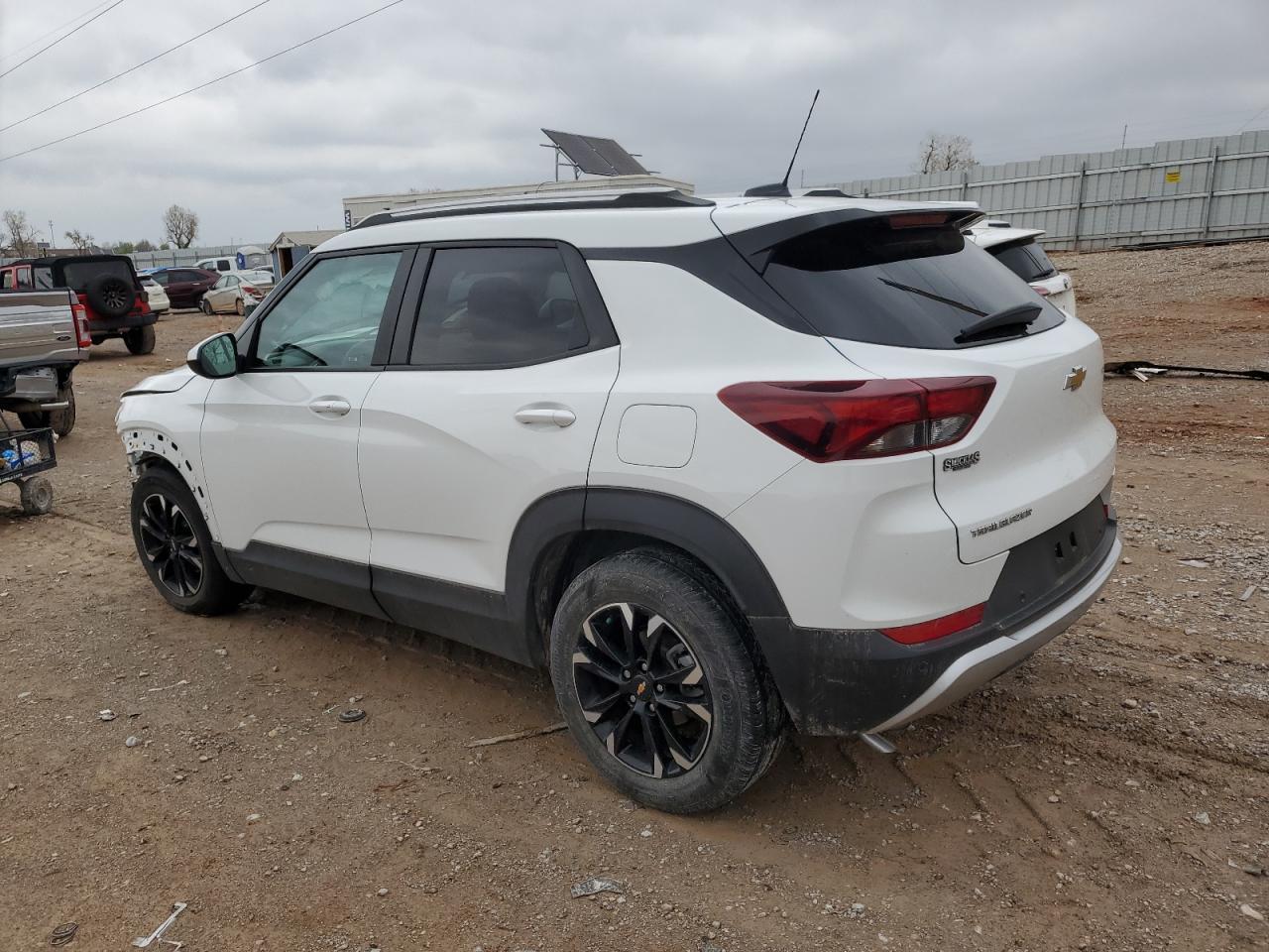 2021 CHEVROLET TRAILBLAZE - Image 2