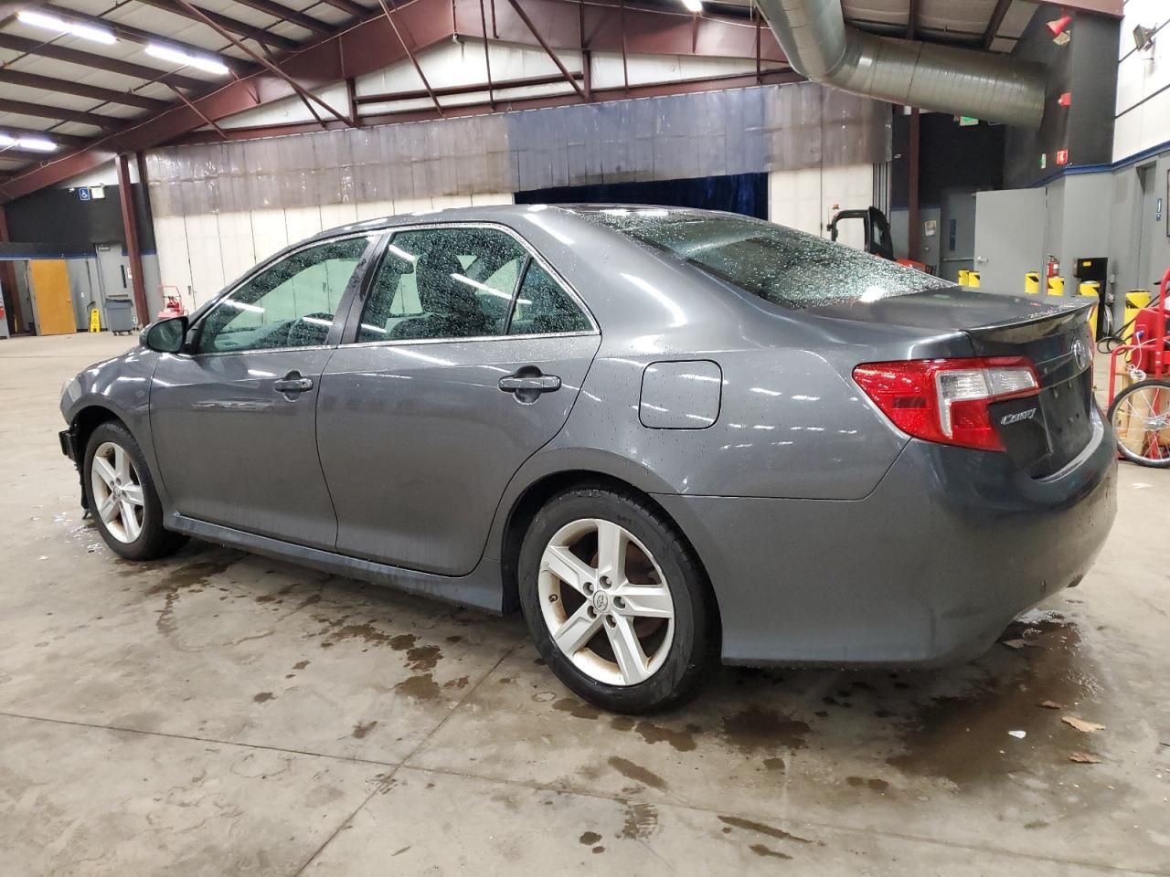 2014 TOYOTA CAMRY L - Фото 2