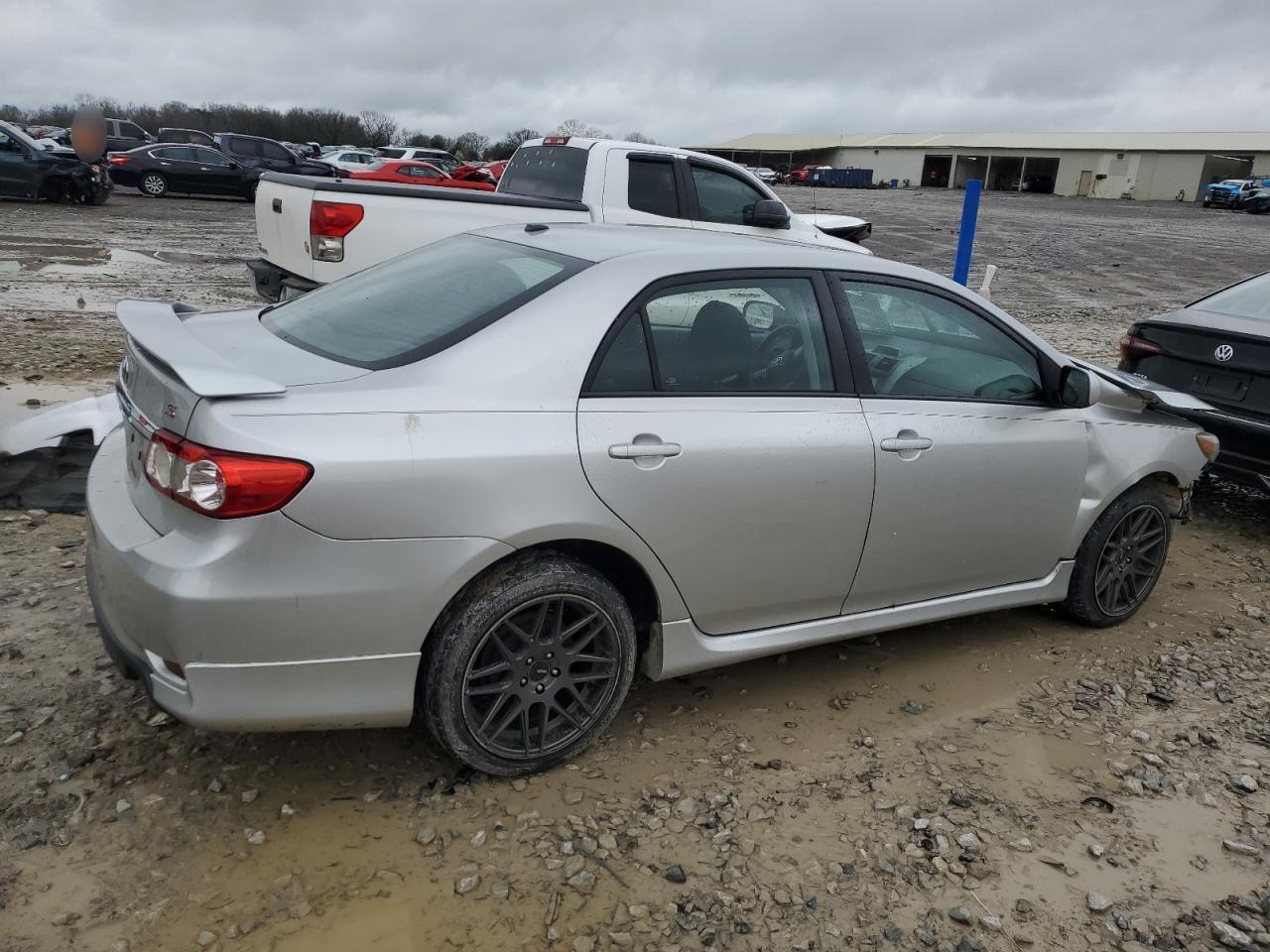 2013 TOYOTA COROLLA BA - Фото 3