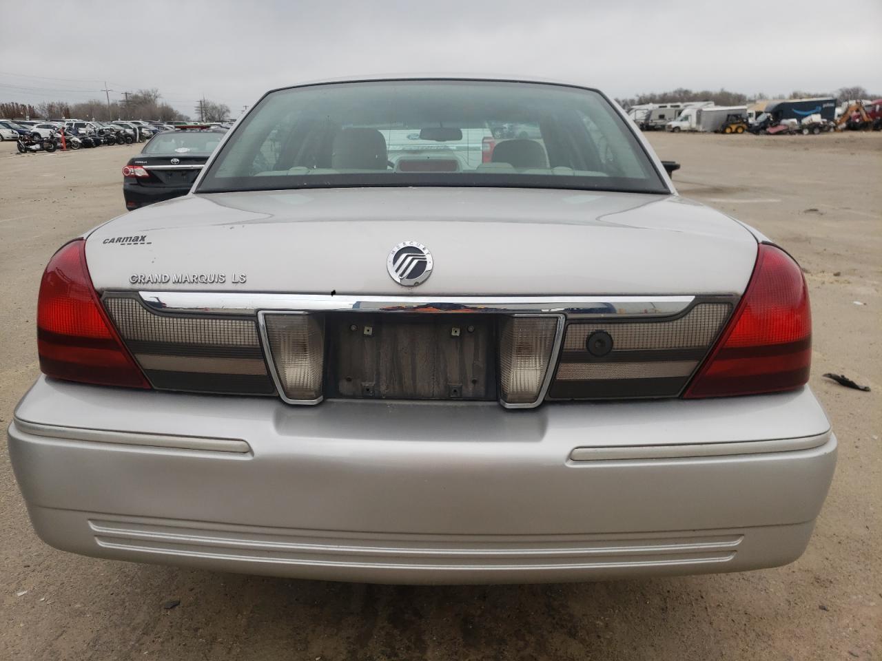 2010 MERCURY GRAND MARQ - Image 6