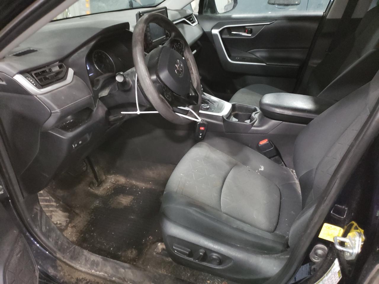 2020 TOYOTA RAV4 XLE - Image 7