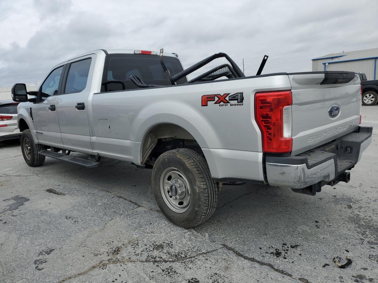 2017 FORD F250 SUPER - Image 2