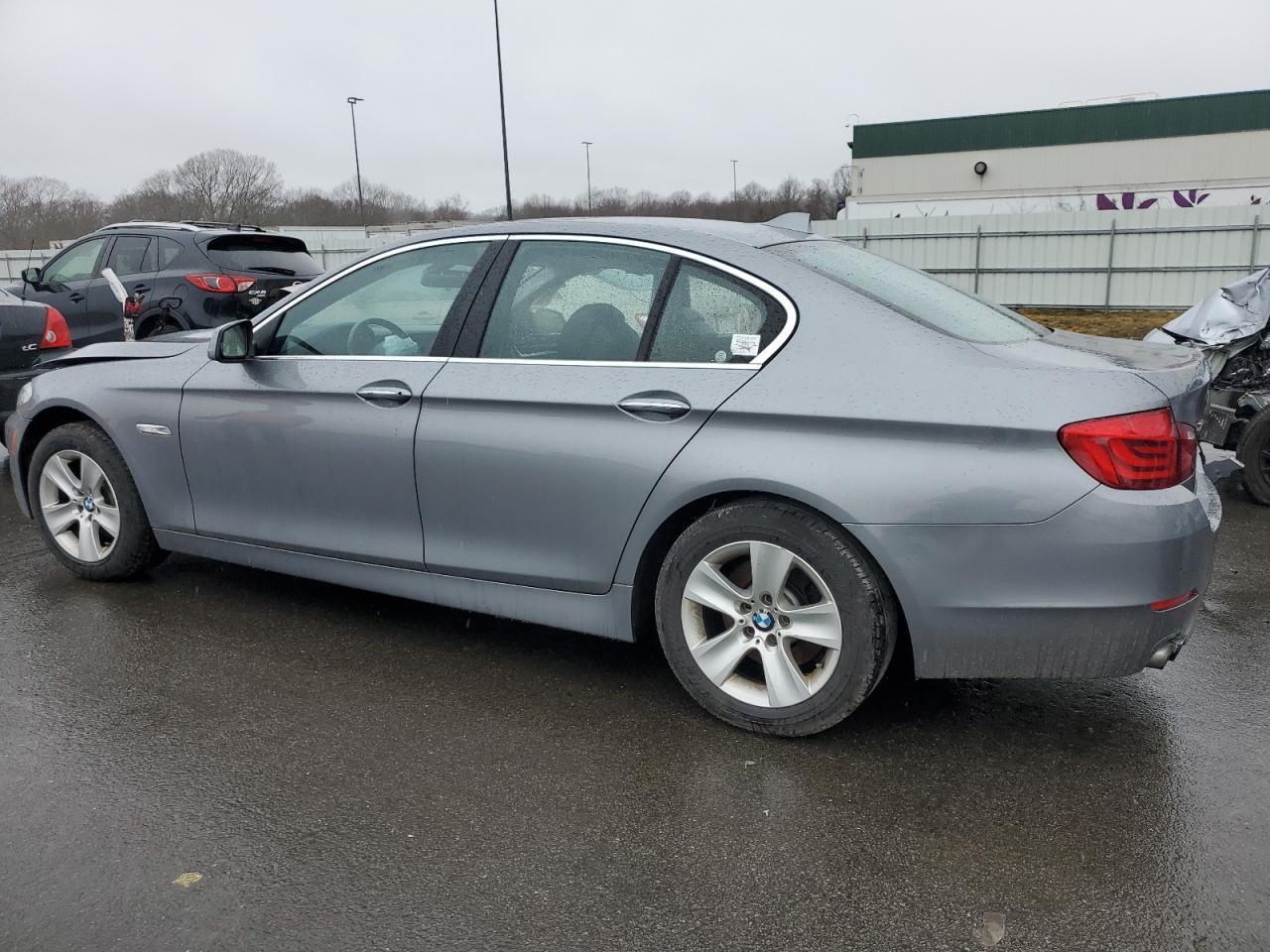 2013 BMW 528 XI - Image 2