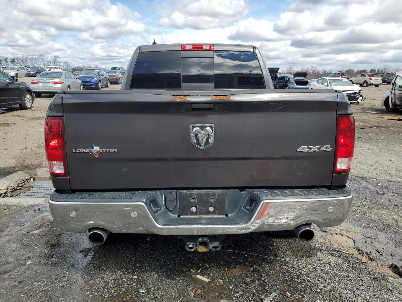 2017 RAM 1500 SLT - Image 6