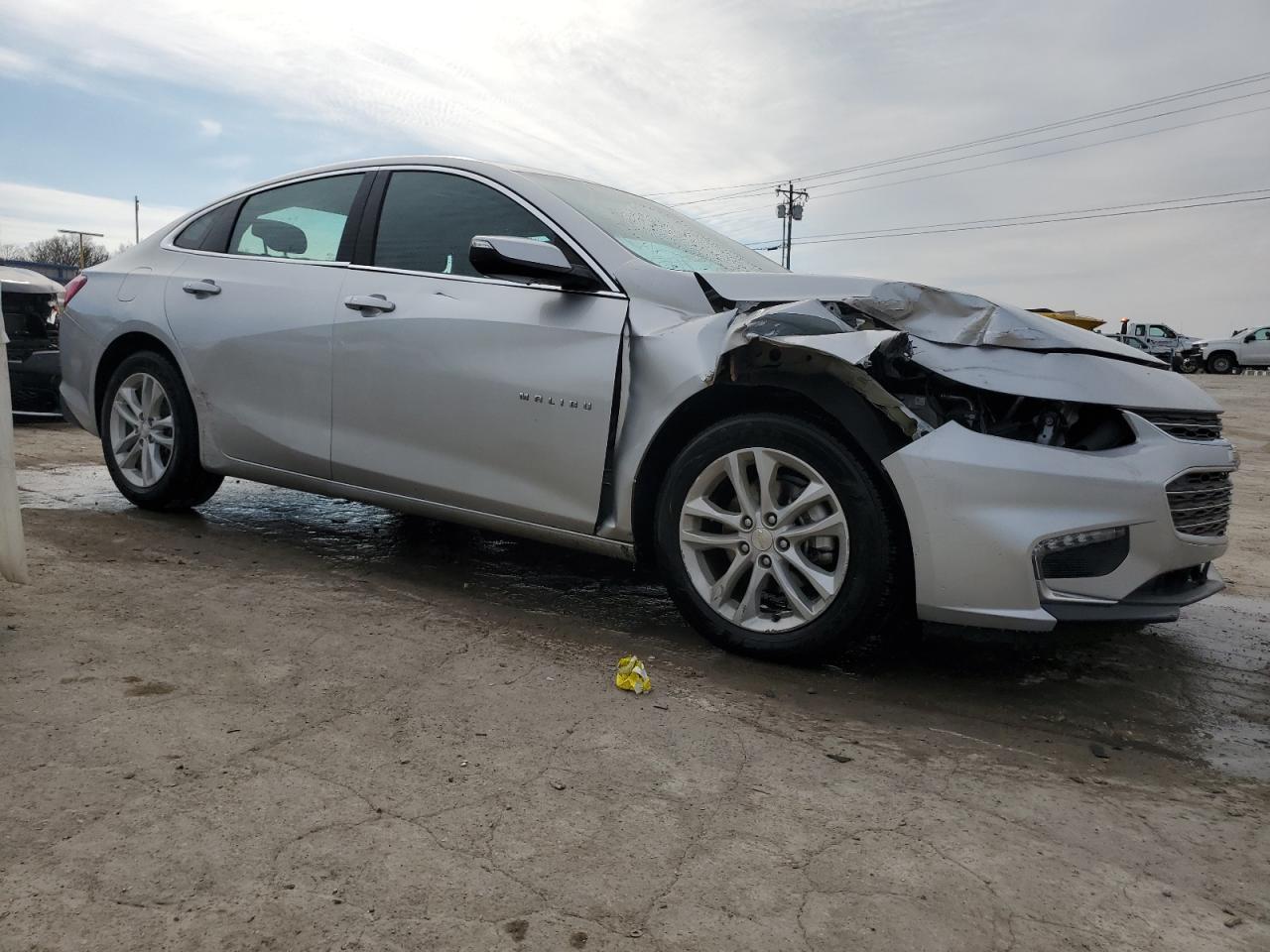 2017 CHEVROLET MALIBU LT - Image 4