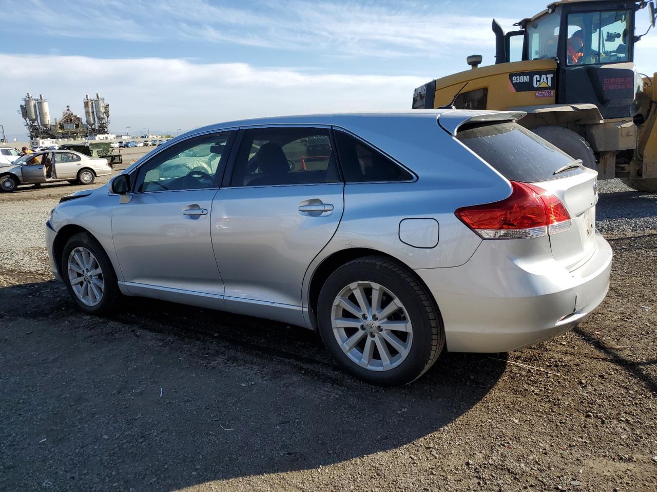 2011 TOYOTA VENZA - Фото 2