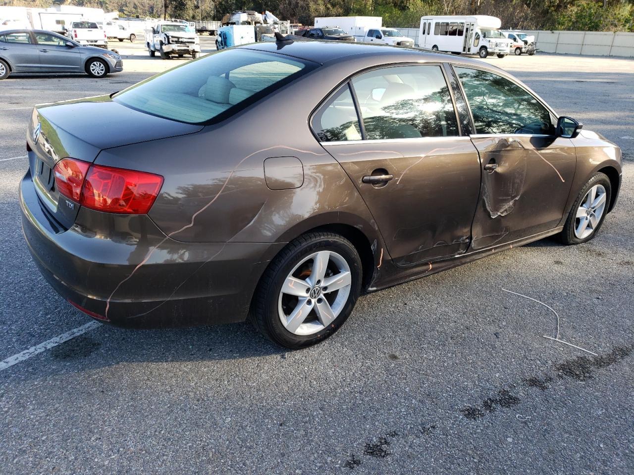 2013 VOLKSWAGEN JETTA TDI - Image 3