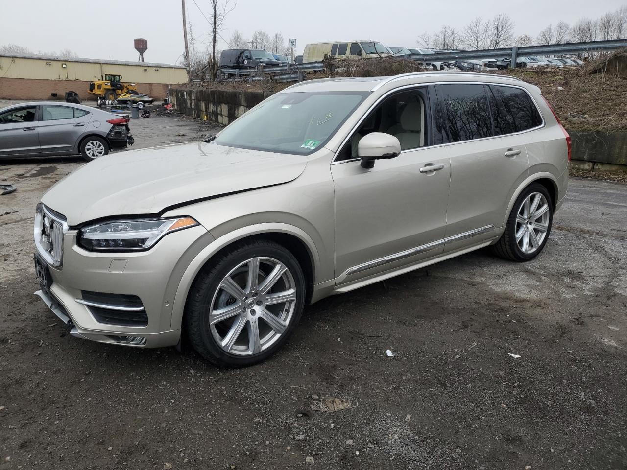 2016 VOLVO XC90 T6
