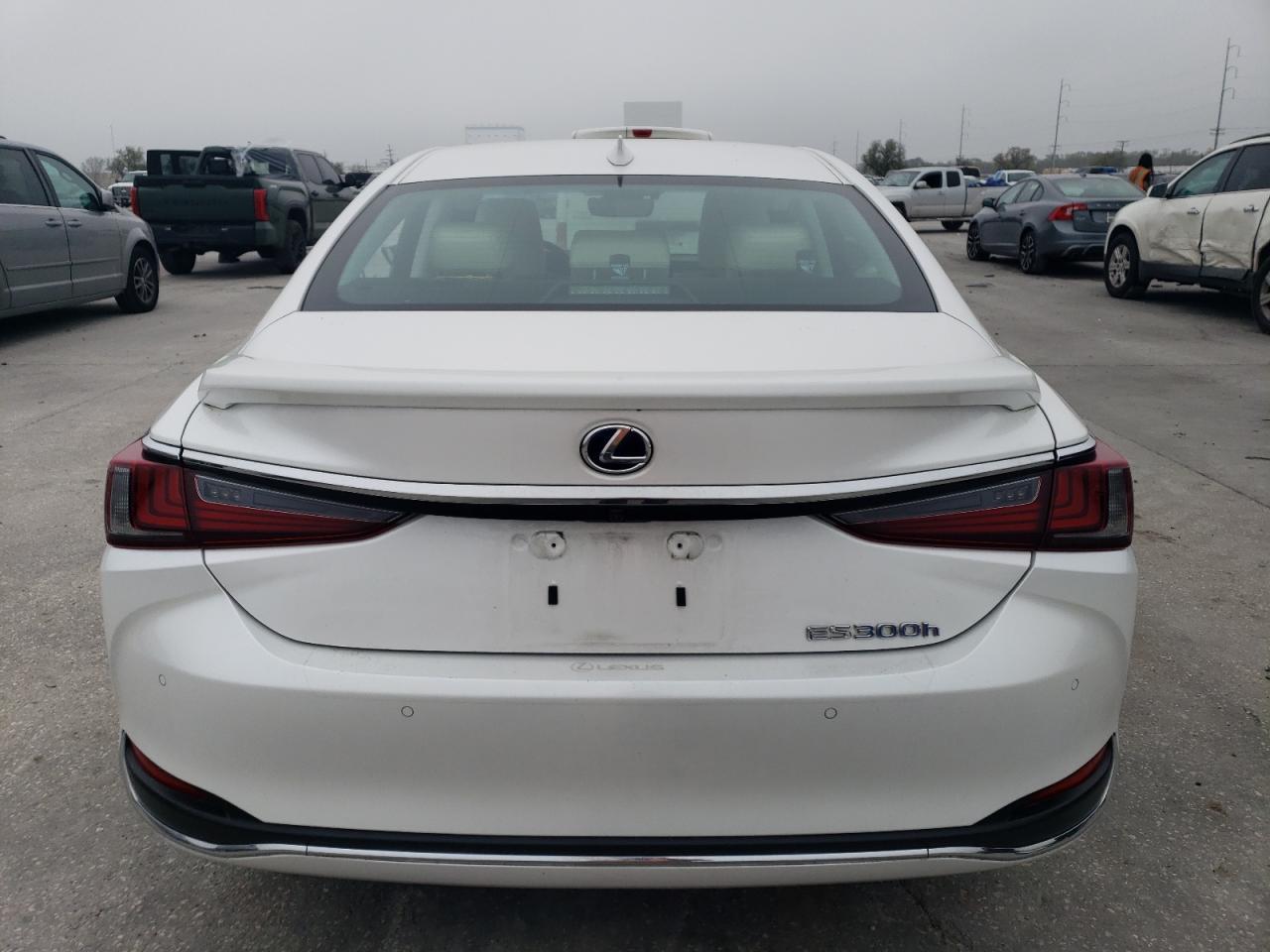 2022 LEXUS ES 300H BA - Фото 6