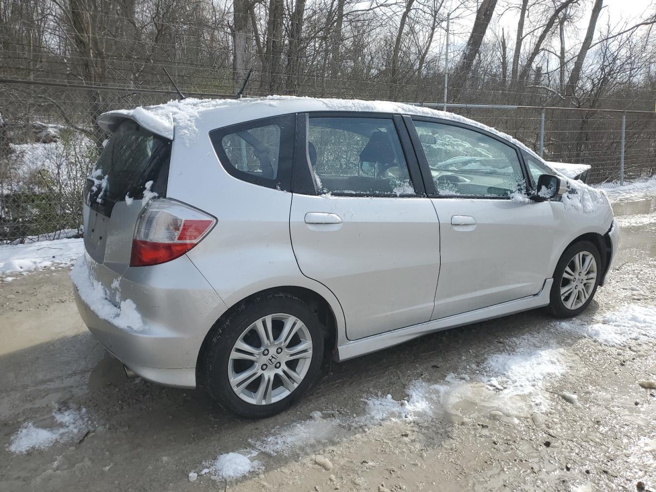 2011 HONDA FIT SPORT - Фото 3