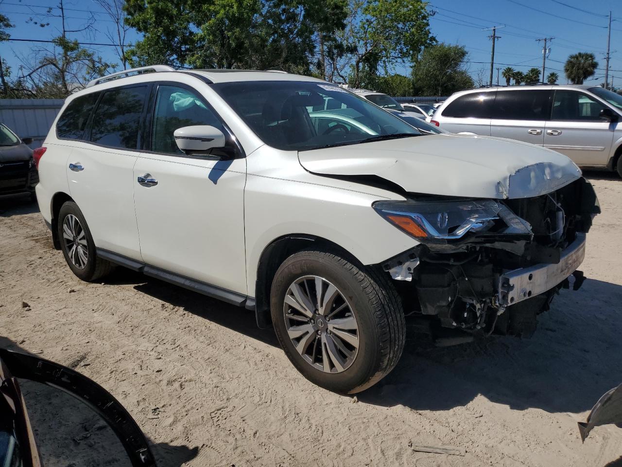 2017 NISSAN PATHFINDER - Image 4