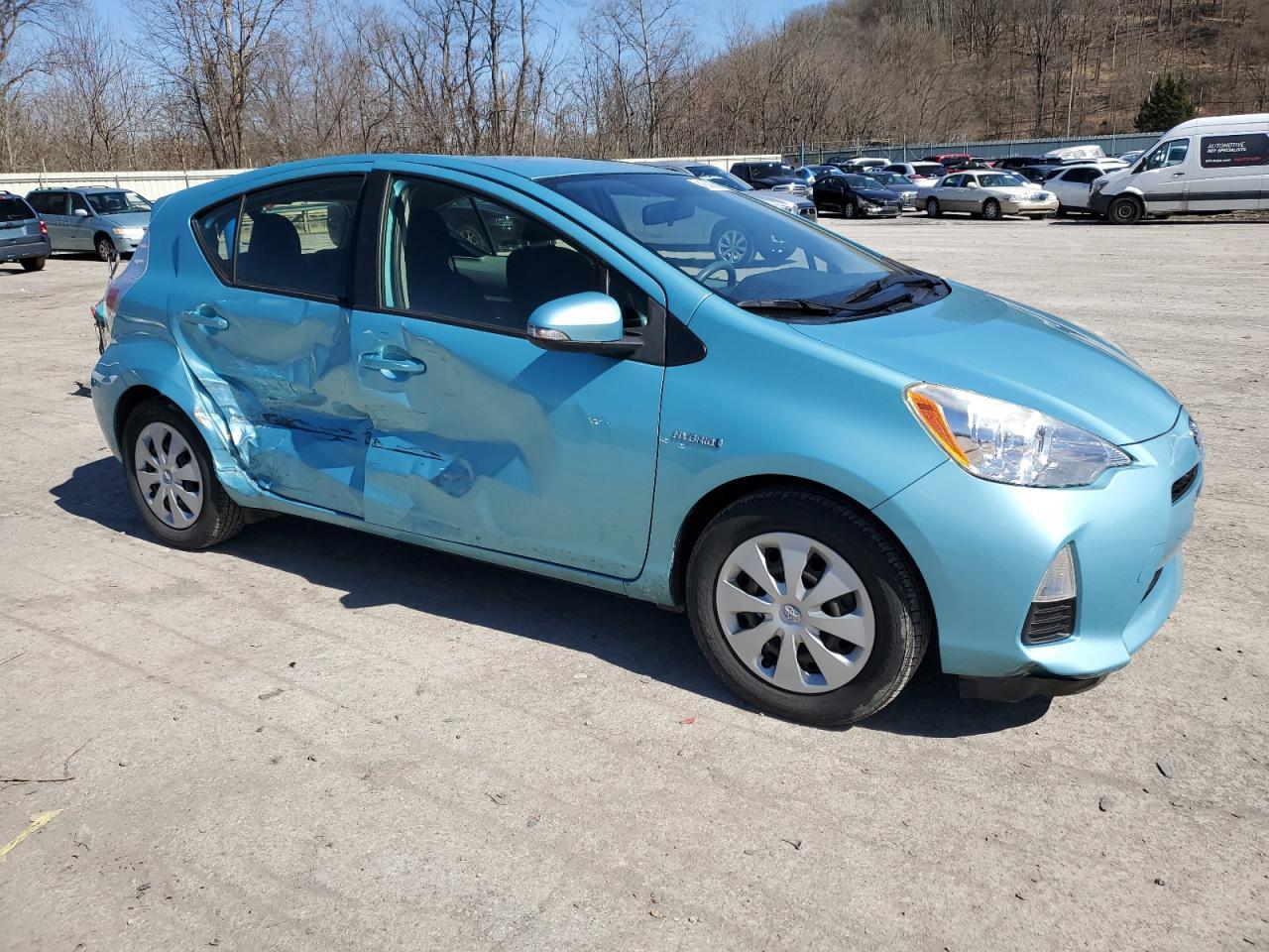 2013 TOYOTA PRIUS C - Фото 4
