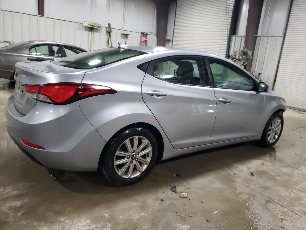 2015 HYUNDAI ELANTRA SE - Image 3