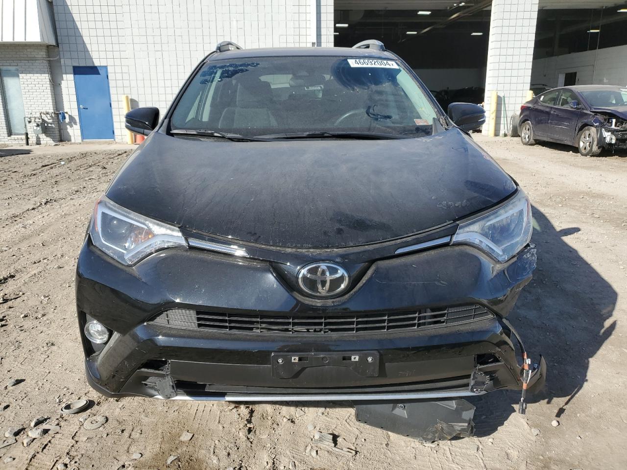 2017 TOYOTA RAV4 XLE - Image 5