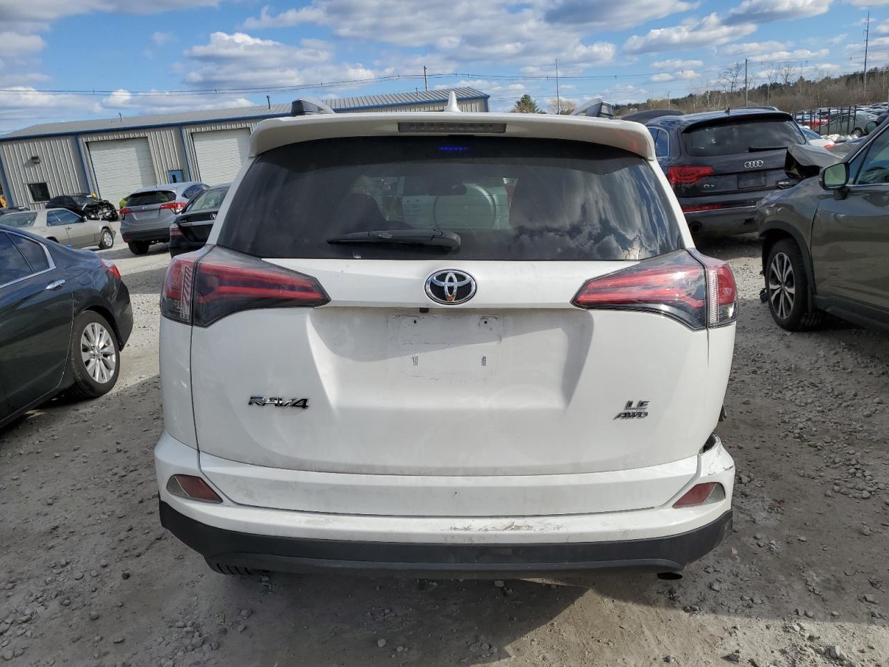 2018 TOYOTA RAV4 LE - Image 6