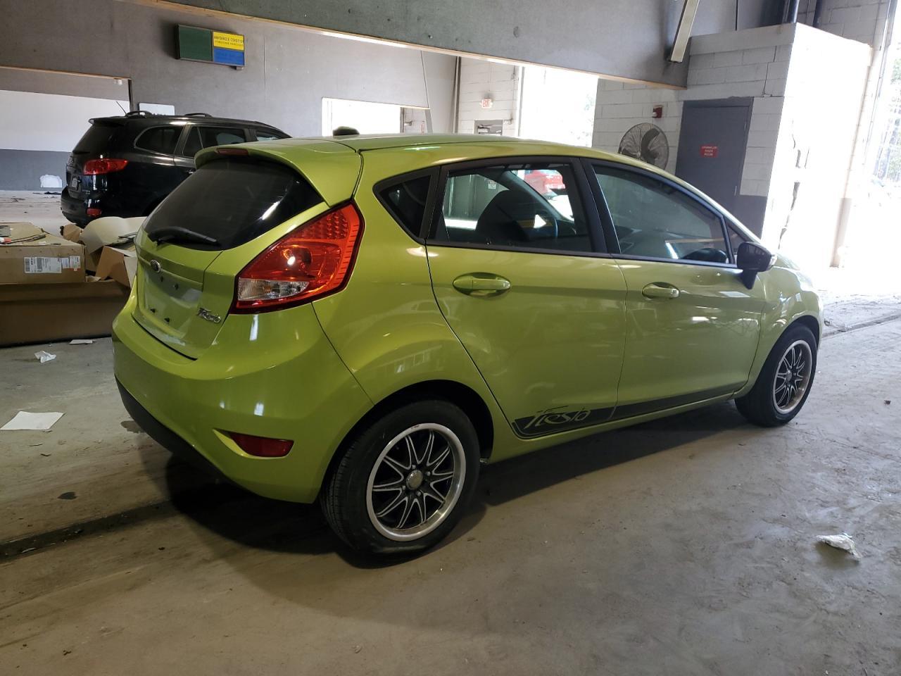2013 FORD FIESTA SE - Image 3