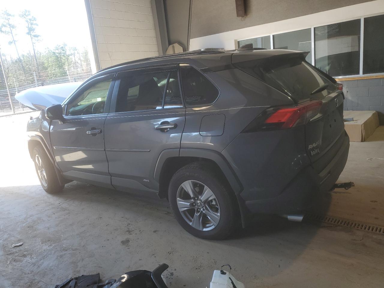 2023 TOYOTA RAV4 LE - Фото 2