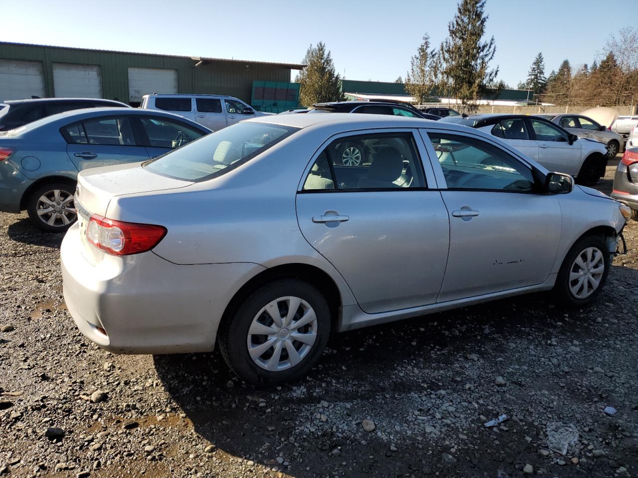 2013 TOYOTA COROLLA BA - Фото 3
