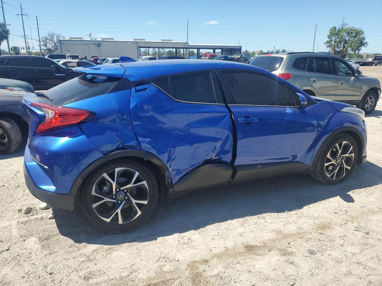2019 TOYOTA C-HR XLE - Фото 3