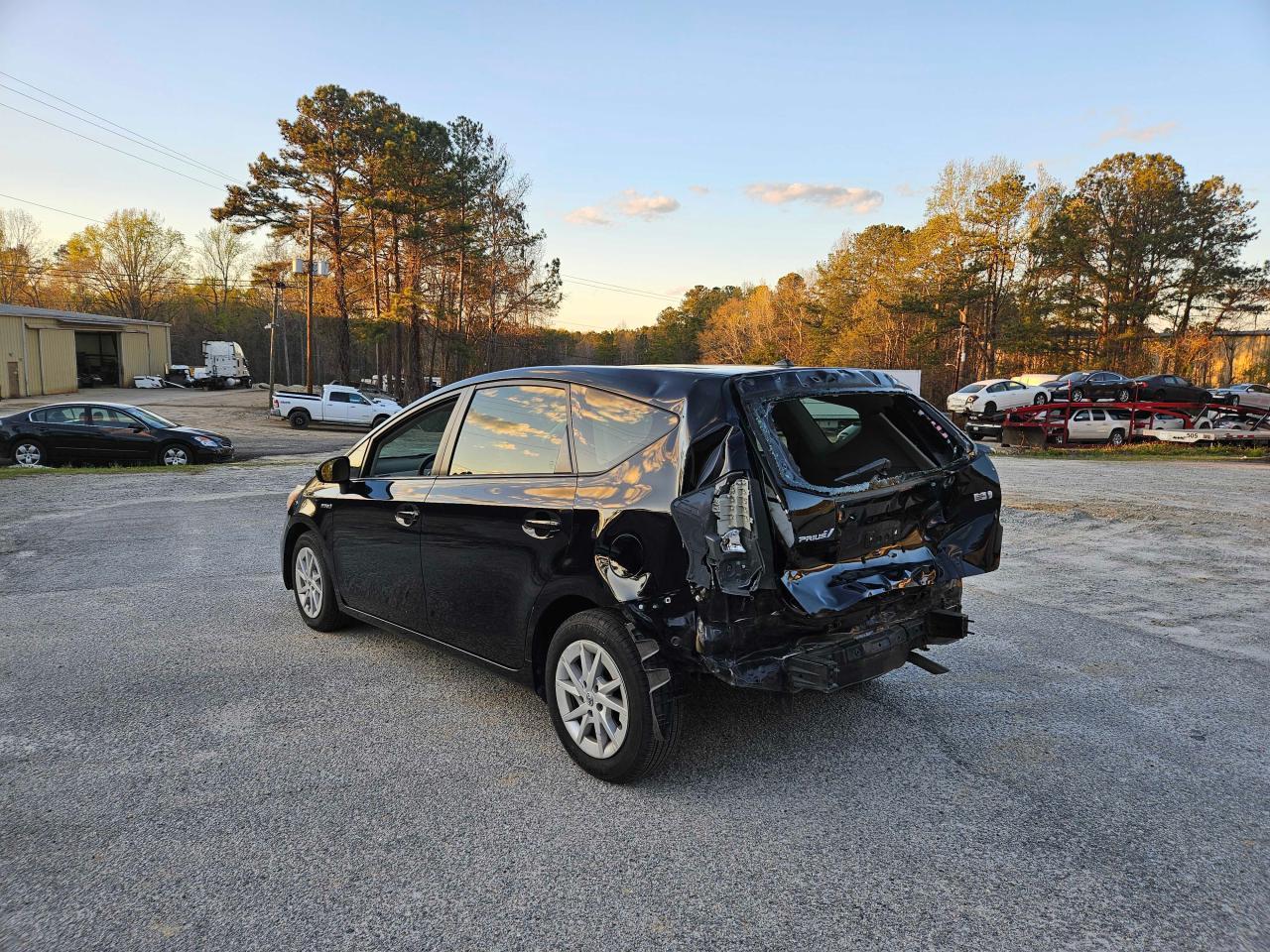 2013 TOYOTA PRIUS V - Image 3