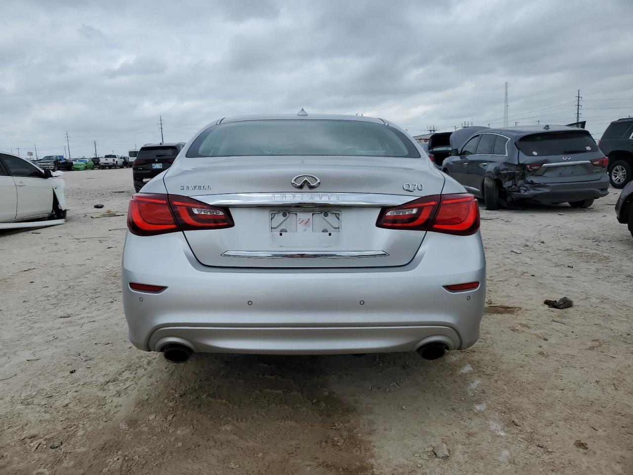 2015 INFINITI Q70 3.7 - Image 6