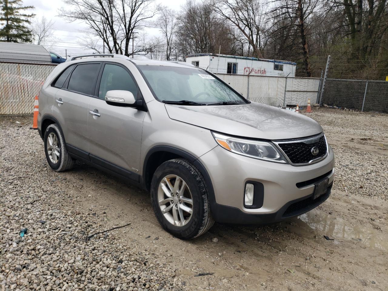 2015 KIA SORENTO LX - Image 4