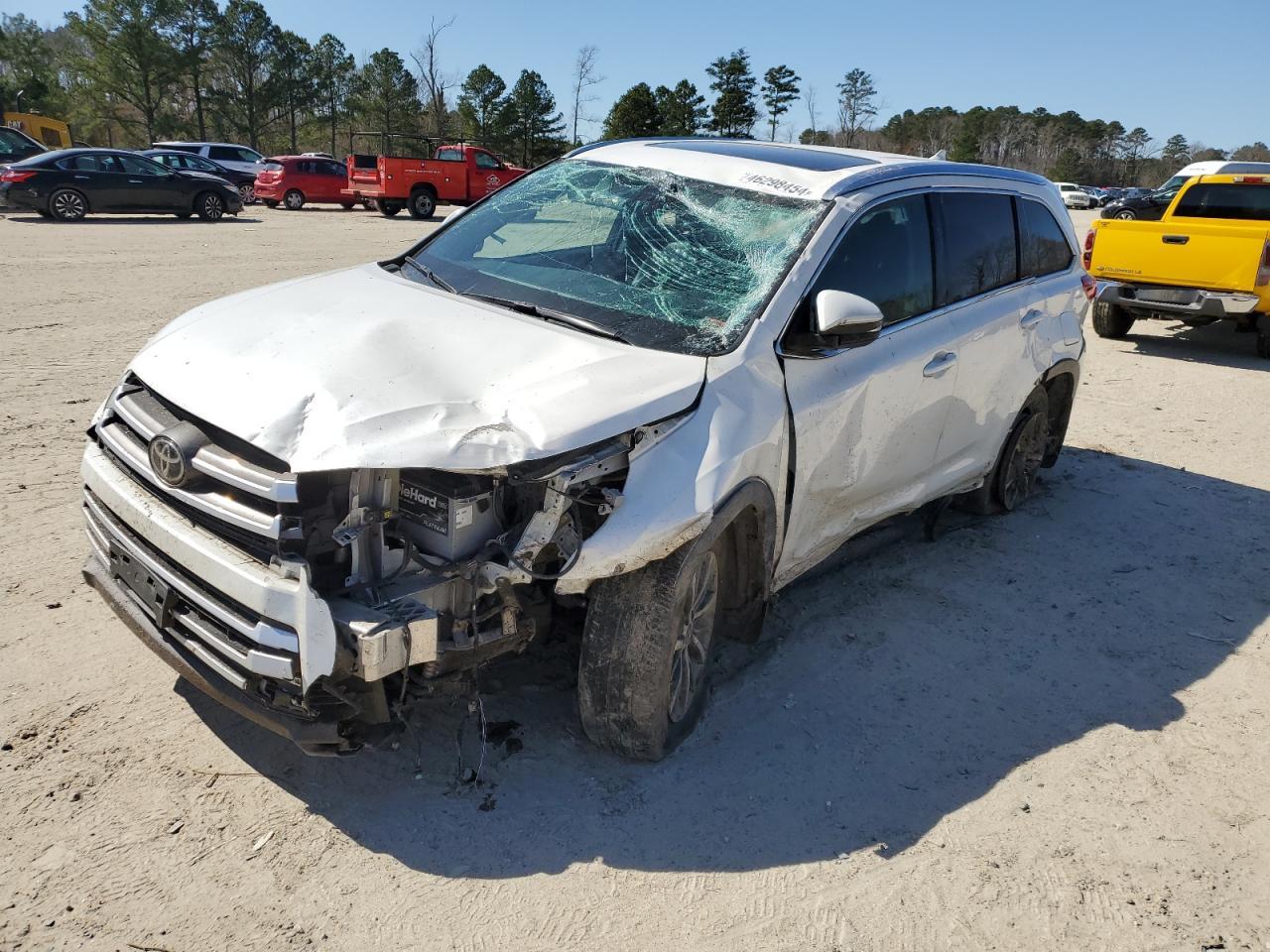 2019 TOYOTA HIGHLANDER