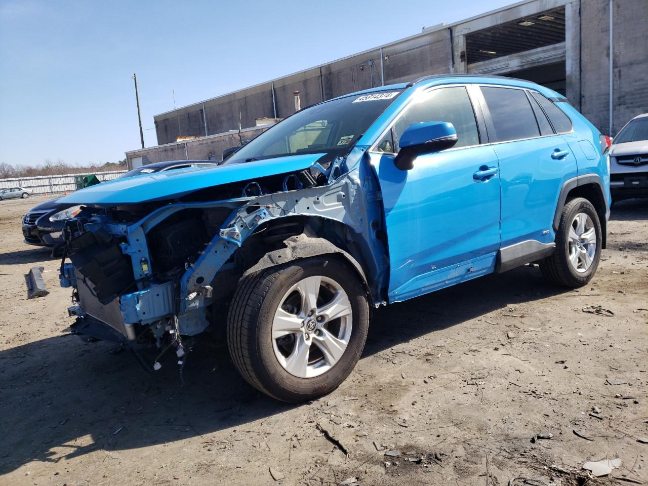 2020 TOYOTA RAV4 XLE