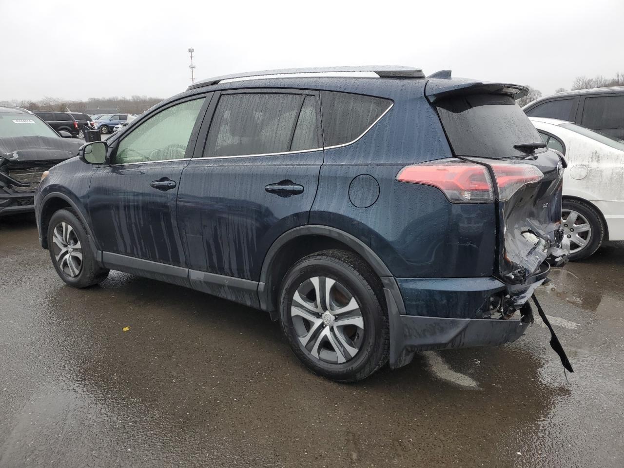 2017 TOYOTA RAV4 LE - Фото 2