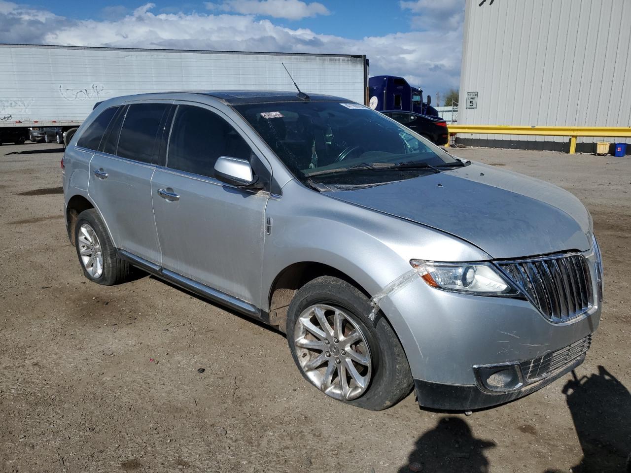 2013 LINCOLN MKX - Image 4
