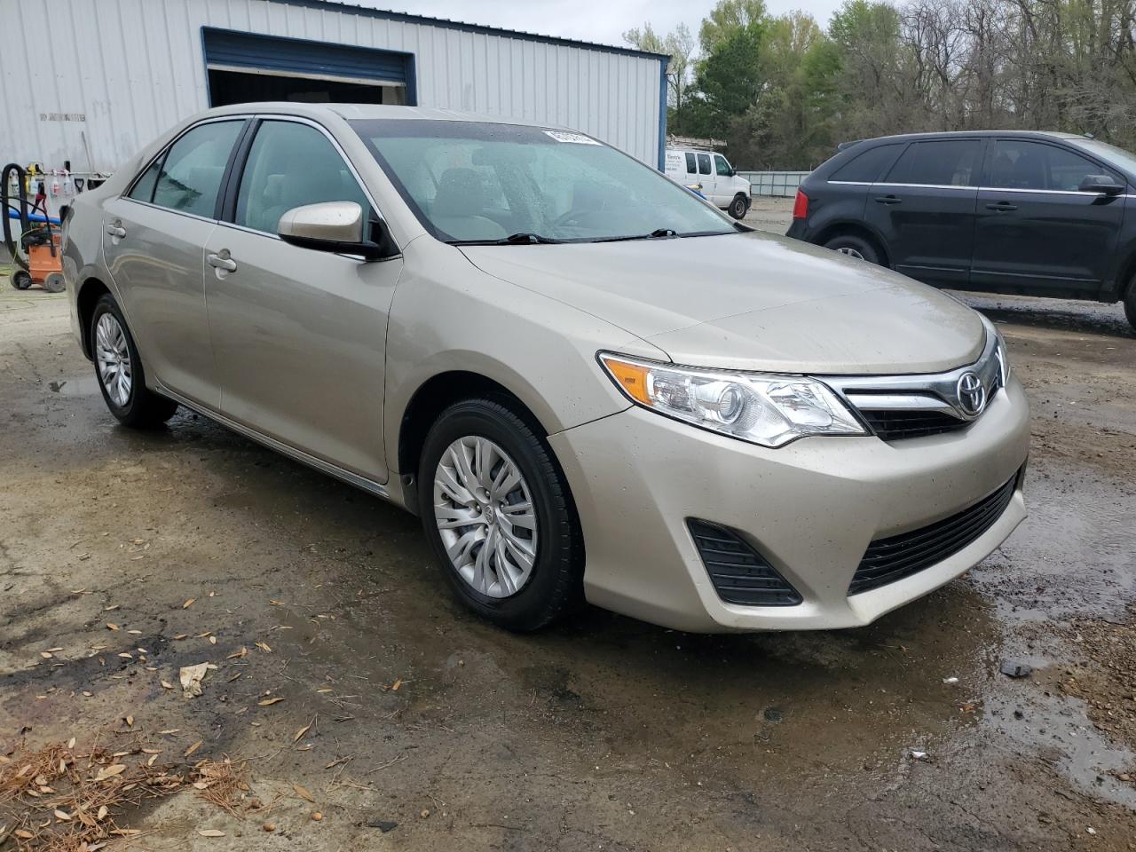 2014 TOYOTA CAMRY L - Image 4