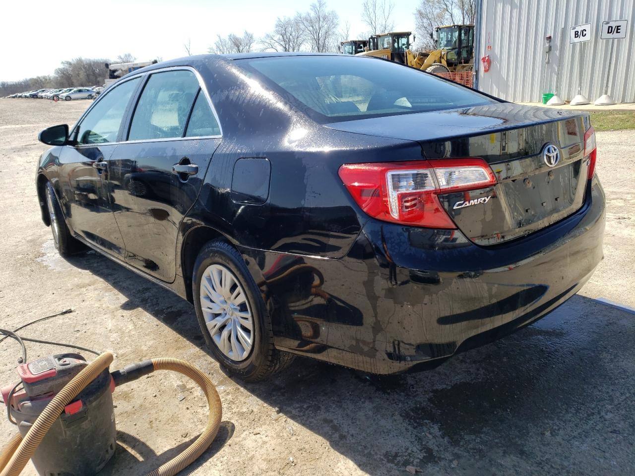 2014 TOYOTA CAMRY L - Фото 2