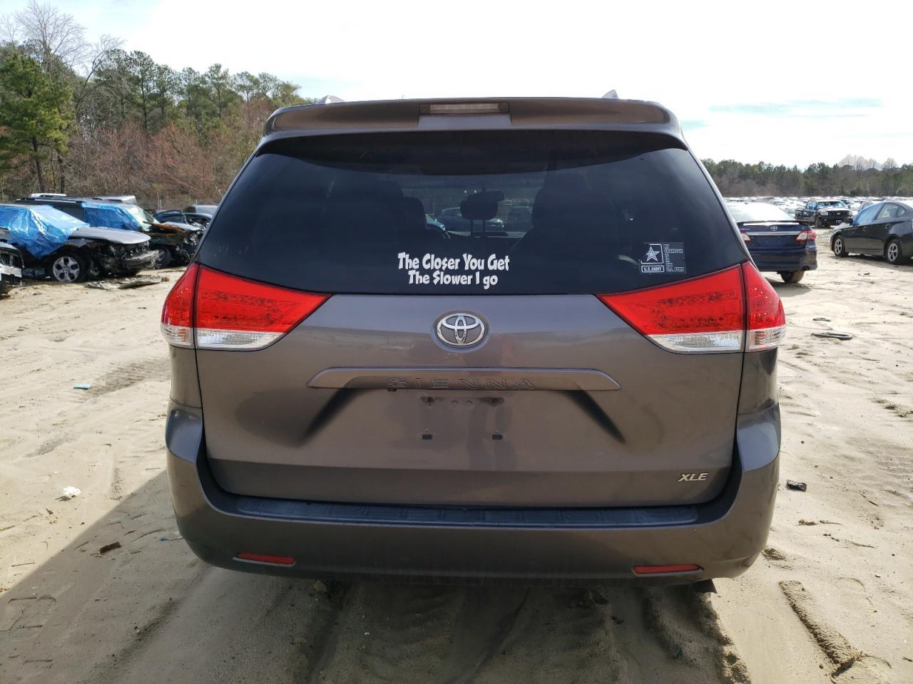 2011 TOYOTA SIENNA XLE - Фото 6