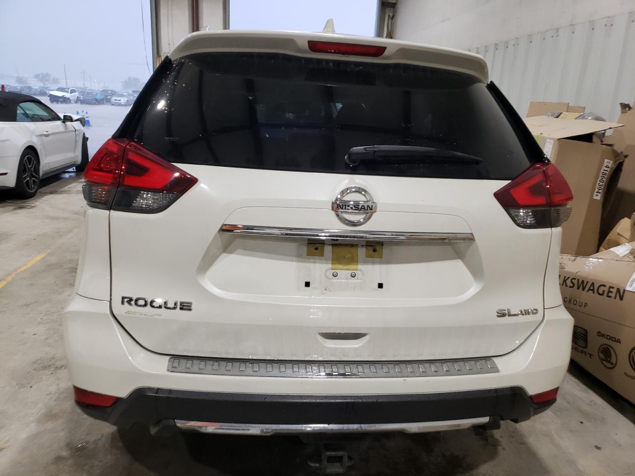 2018 NISSAN ROGUE S - Фото 6