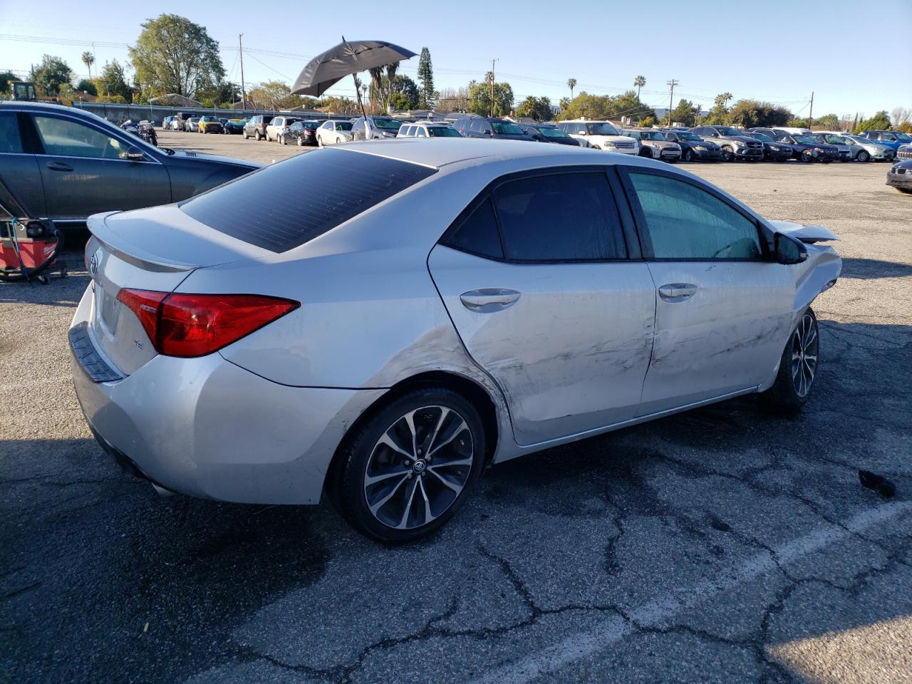 2019 TOYOTA COROLLA L - Фото 3