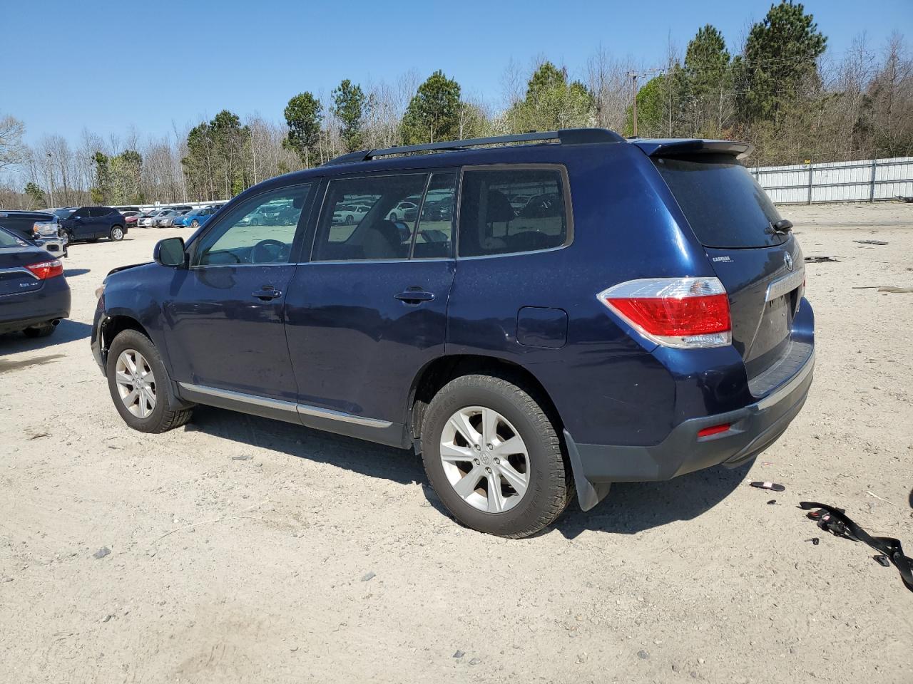 2012 TOYOTA HIGHLANDER - Image 2
