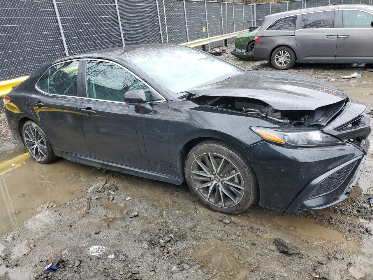 2021 TOYOTA CAMRY SE - Фото 4