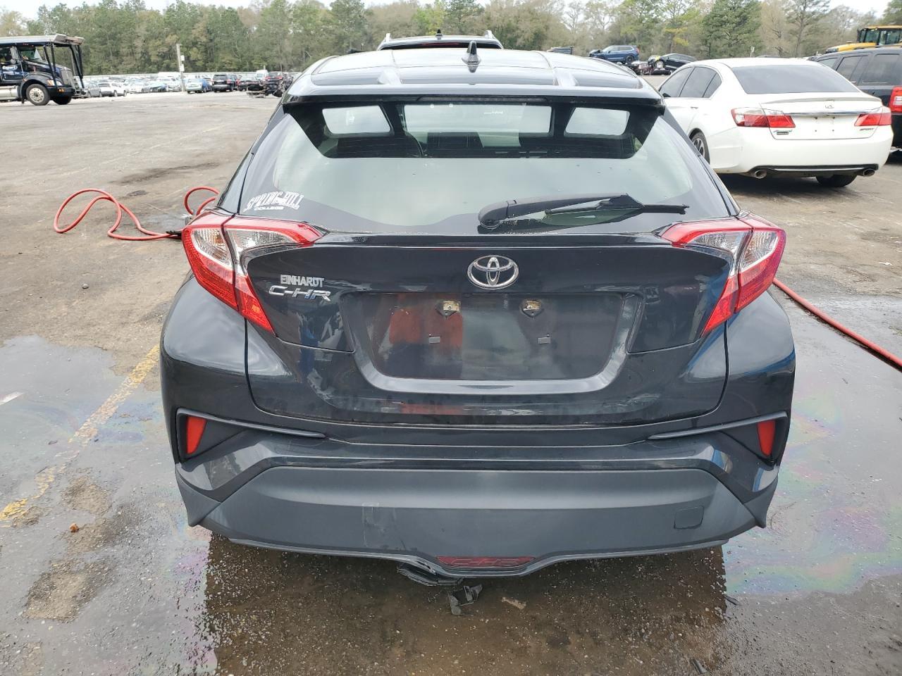 2018 TOYOTA C-HR XLE - Фото 6